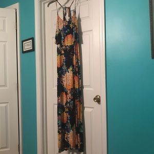 3/$25 EUC Candie’s Floral Maxi Dress Size Large